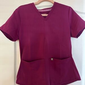 Fabletics Method Flex 2-Pocket Scrub Top XS BERRY BLAST